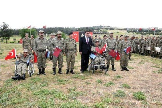 Şanlıurfa'da 30 Engelli Bir Günlüğüne Asker Oldu