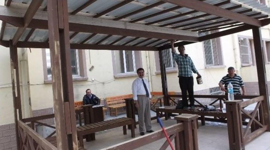 Burhaniye&rsquo;de H&uuml;kumet Konağına İmeceyle Kamelya Yapıldı