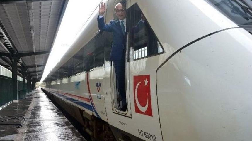 Antalya&rsquo;da Hızlı Trenle T&uuml;rkiye&rsquo;ye Bağlanıyor