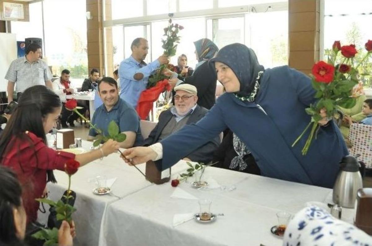 Başkan Karabacak Engelli &Ccedil;ocuklarla Bir Araya Geldi