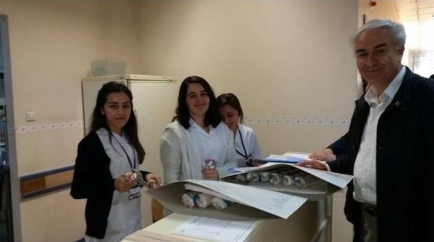 Zafer Teber&rsquo;den Hemşirelere Jest