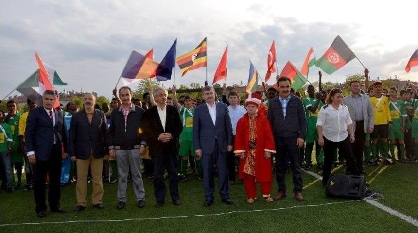 Konya&rsquo;da Uluslararası &Ouml;ğrenci Futbol Turnuvası Yapılıyor