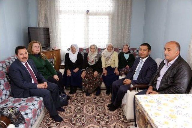 Vali, &Uuml;&ccedil;&uuml;z Ninelere Misafir Oldu 1