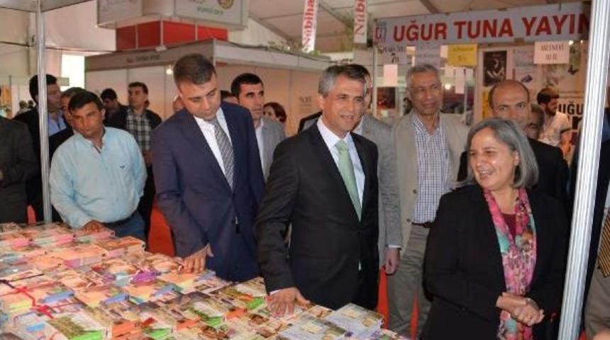 Diyarbakır'da '1'inci Amed Kitap Fuarı' A&ccedil;ıldı