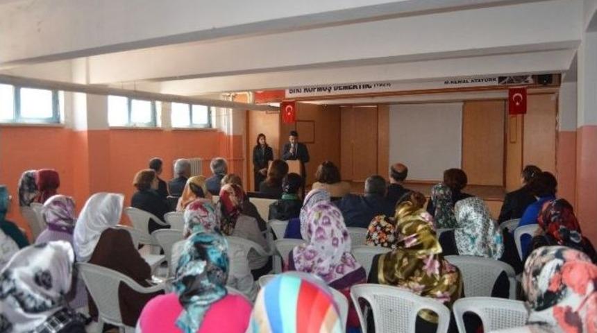 &rsquo;7-12 Yaş Aile Eğitimi&rsquo; Kursiyerleri Sertifikalarını Aldı