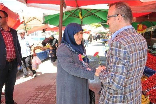 Çanakkale Ak Parti Milletvekili Adayı Bülent Turan, Memleketi Lapseki’de Pazarcı Esnafıyla Buluştu.