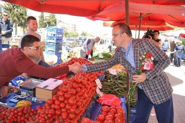 Çanakkale Ak Parti Milletvekili Adayı Bülent Turan, Memleketi Lapseki’de Pazarcı Esnafıyla Buluştu.