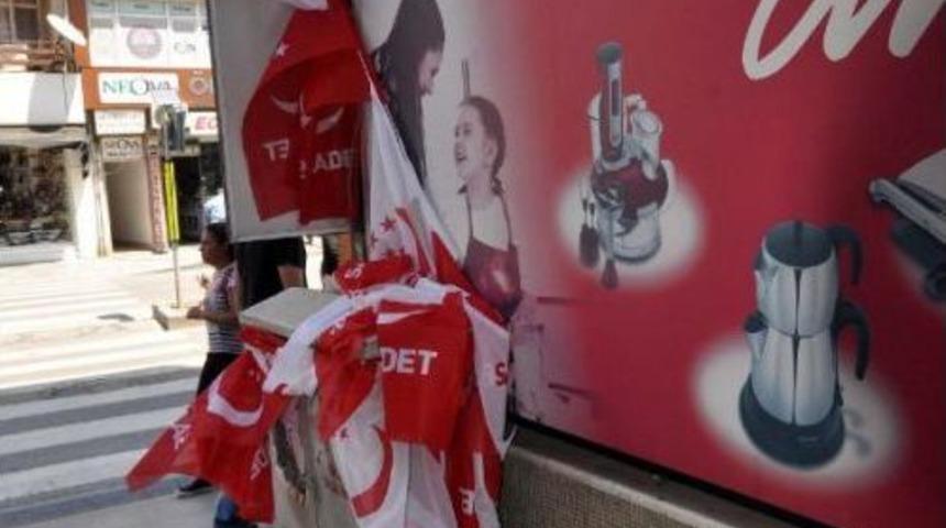 &Ccedil;anakkale'de 'milli İttifak'ın Bayrak Ipleri Kesildi