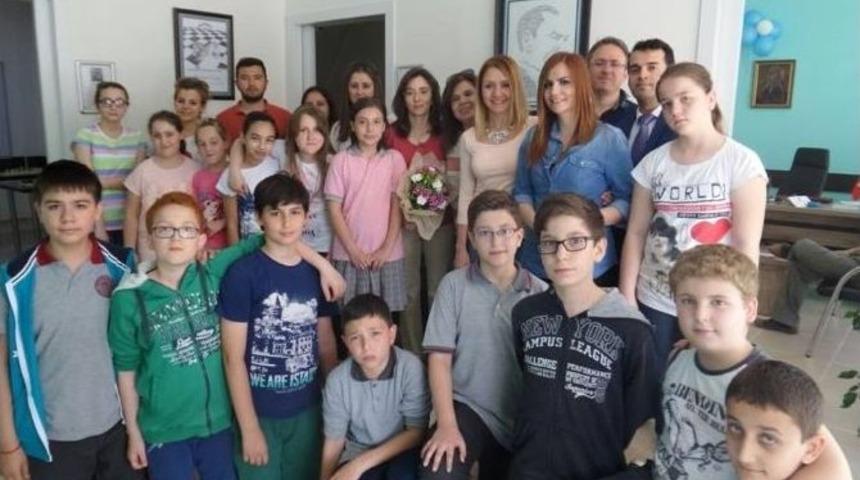 Et&uuml;t Merkezinden, Turkuaz Satran&ccedil; Kul&uuml;b&uuml;ne Ziyaret