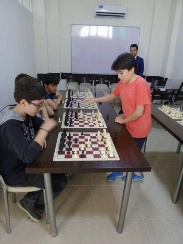 Et&uuml;t Merkezinden, Turkuaz Satran&ccedil; Kul&uuml;b&uuml;ne Ziyaret 3