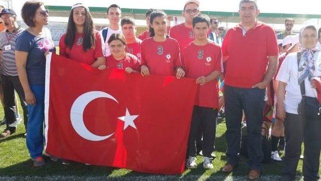 &Ouml;zel Yıldızlardan Madalya Yağmuru 1