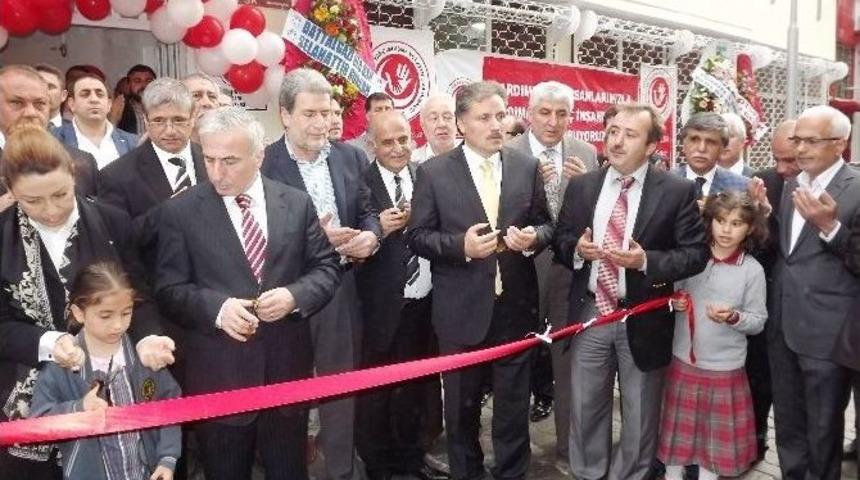 Yetimler Kervanı Derneği Yeni Binasına Taşındı