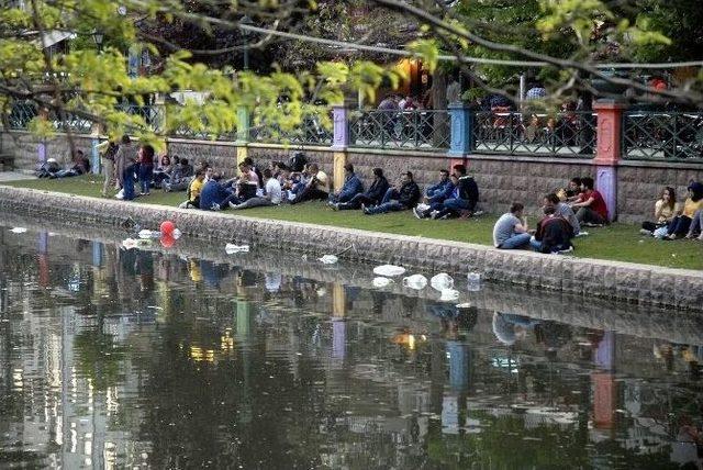 Gondollar Çöpler Yüzünden İlk Günden Yolda Kaldı