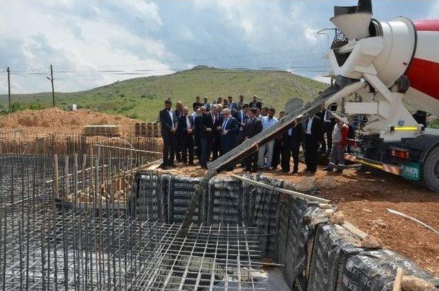 Hayırsever Tarafından Yaptırılacak Caminin Temeli Atıldı