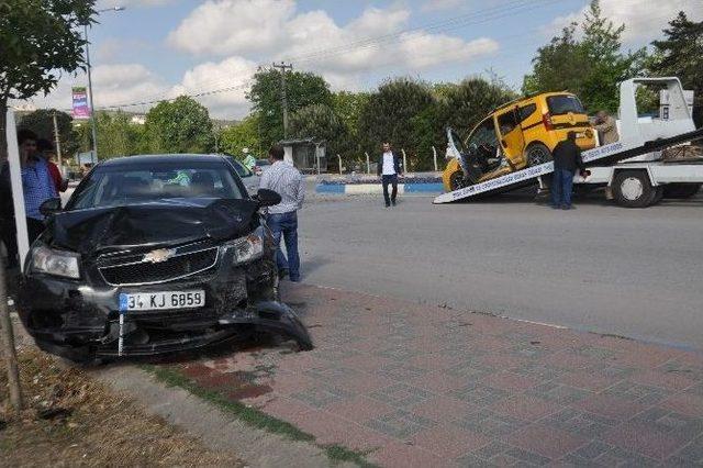 Biga’da Trafik Kazası; 2 Yaralı 1