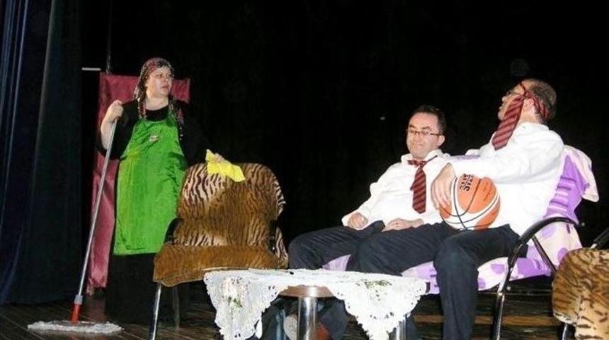 G&ouml;nen&rsquo;de &Ouml;ğretmenlerden Drama G&ouml;sterisi