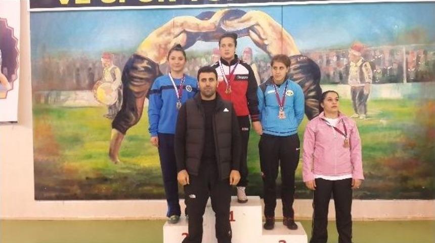 Ar&uuml;&rsquo;de Sportif Başarıda Anlamlı Y&uuml;kseliş...