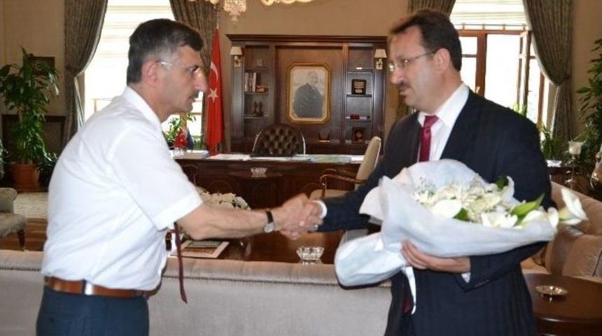 Vakıflar B&ouml;lge M&uuml;d&uuml;r&uuml; Kenan İba, Vali Bektaş&rsquo;ı Ziyaret Etti