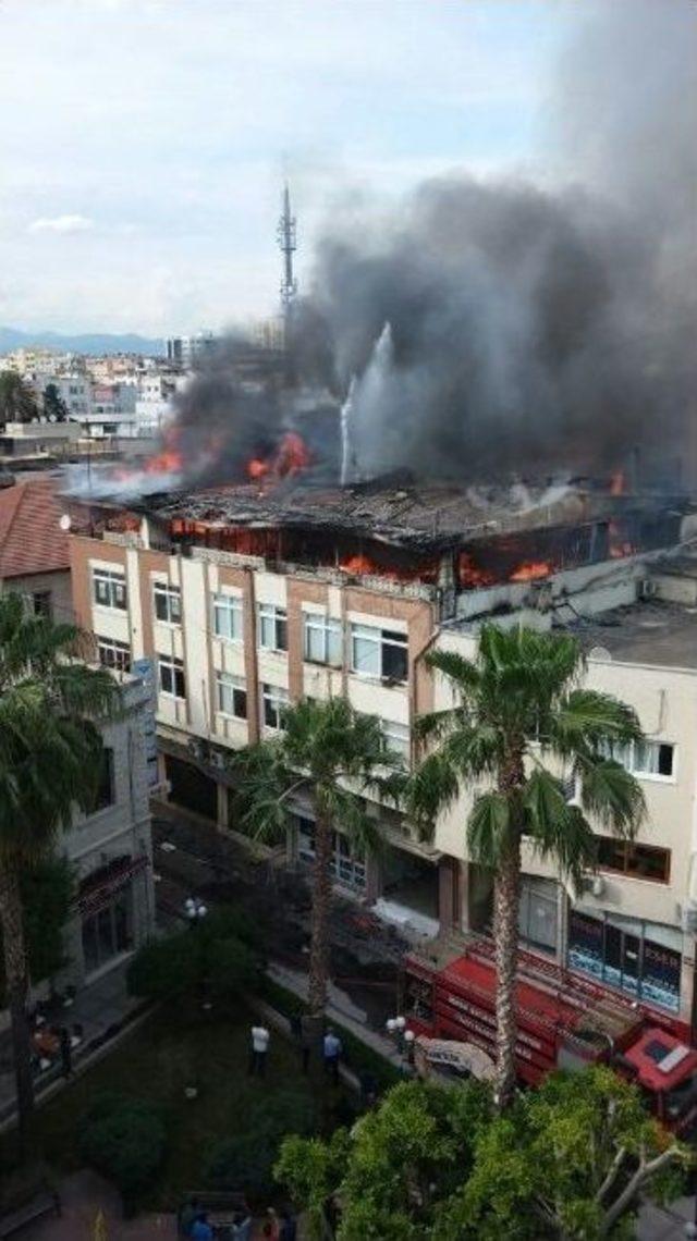 Mersin’de Yangın Paniği