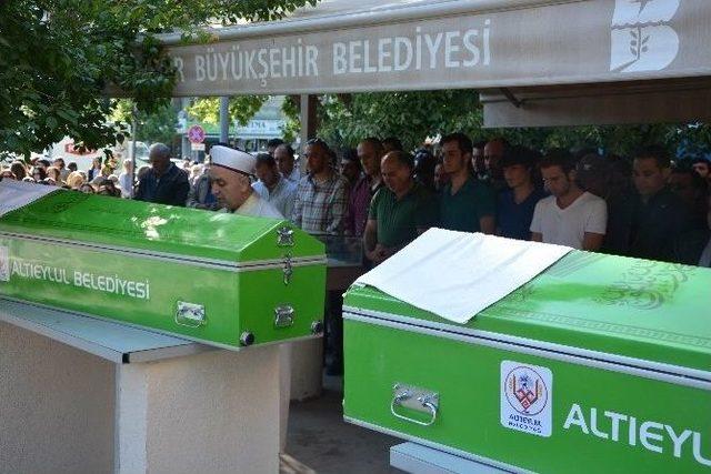 Bursa’da Hayatını Kaybeden Üniversite Öğrencisi Son Yolculuğuna Uğurlandı