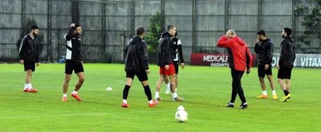 Gaziantepspor, &Ccedil;aykur Rizespor Ma&ccedil;ına Hazırlanıyor 1