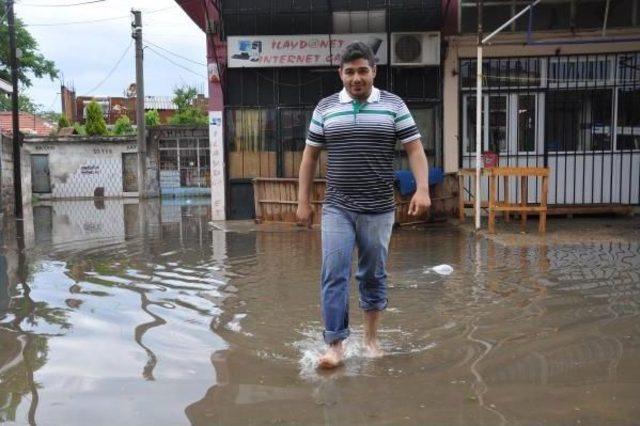 İncirliova da Sağanak Yağmur Etkili Oldu 1