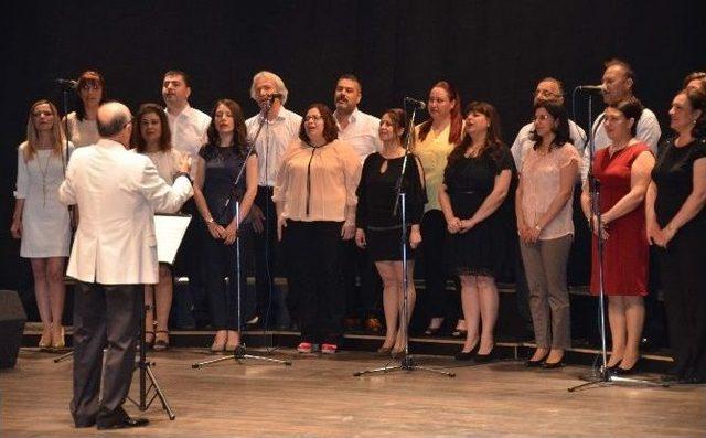 Eczacılar Bu Defa Sanattaki Hünerlerini Sergiledi 2