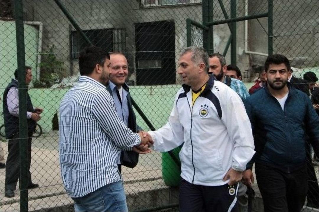 Ak Parti Milletvekili Adayı K&uuml;l&uuml;nk, Suriyeli &Ccedil;ocuklar İ&ccedil;in Sahaya İndi