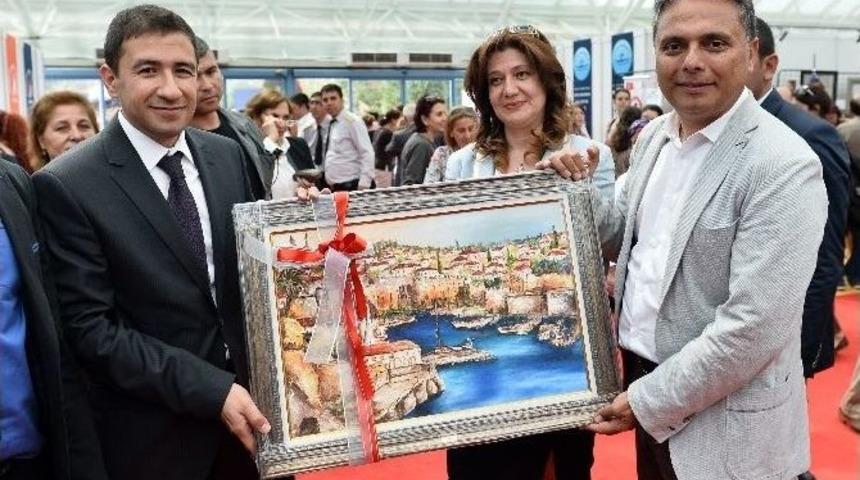 Muratpaşalı Kursiyerlerden 10 Bin Eserlik Sergi