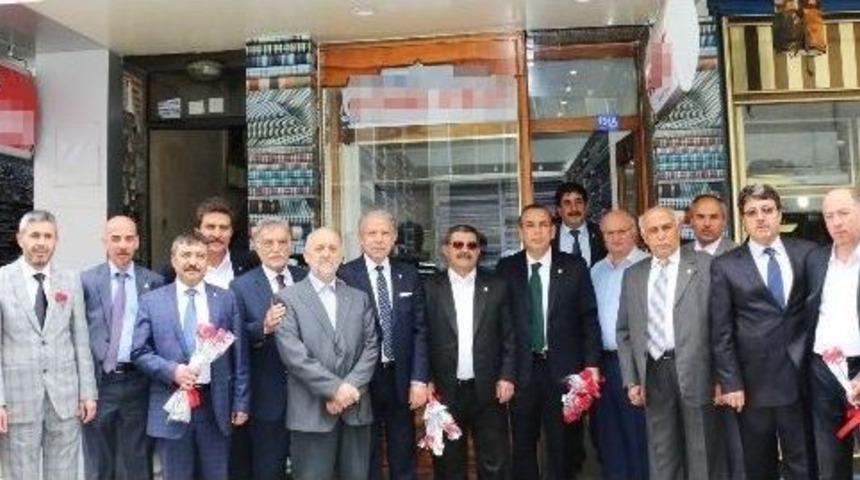 Esnafa Karanfilli Ahilik Kutlaması