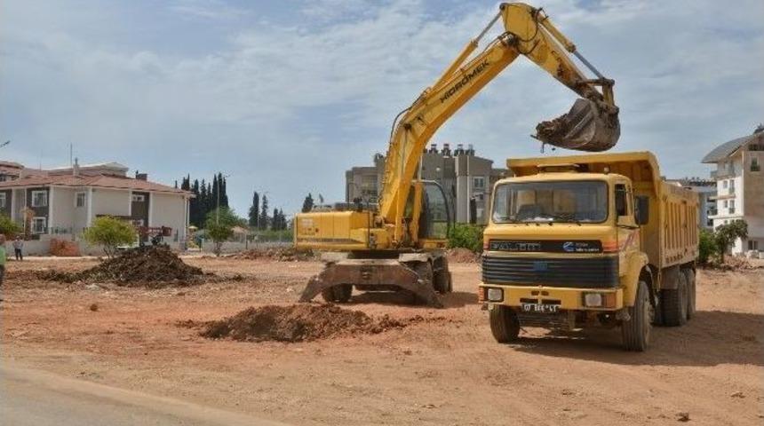 Uncalı Mahallesi&rsquo;nde Yedinci Parkın Yapımına Başlandı