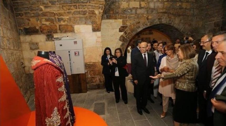 &ldquo;gelenekten Geleceğe Kutnu" Sergisi A&ccedil;ıldı