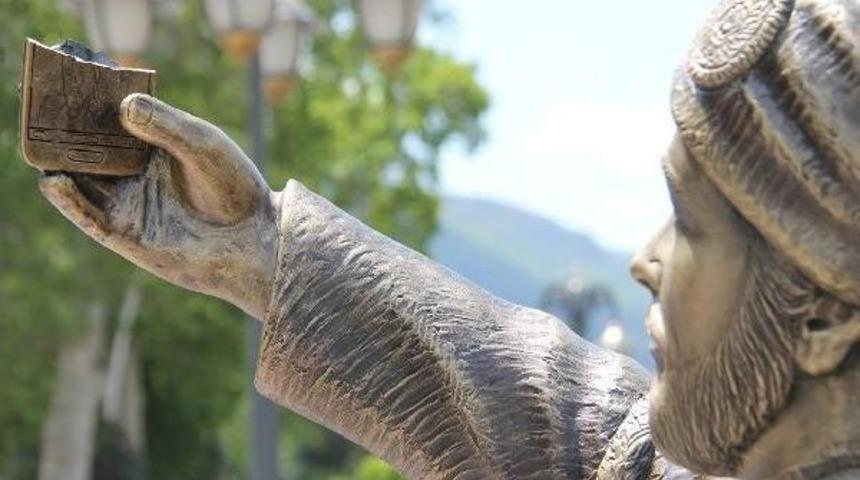 'selfie &Ccedil;eken Şehzade'ye Saldırıyla Ilgili G&ouml;zaltına Alınan 2 Kişi Serbest