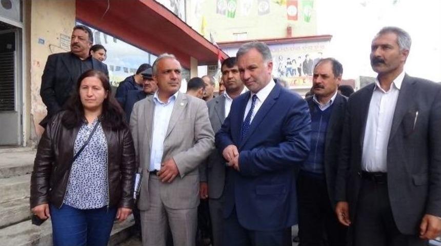 Kars&rsquo;ta Hdp&rsquo;liler Soma Faciasını Protesto Etti