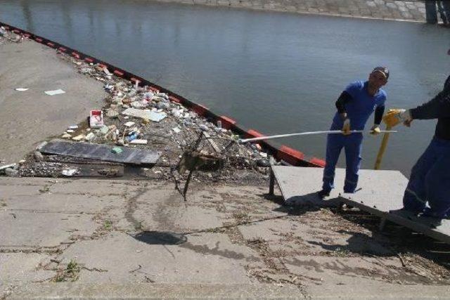İzmit Körfezi nde Kirliliğe Karşı Bariyerli Önlem 1