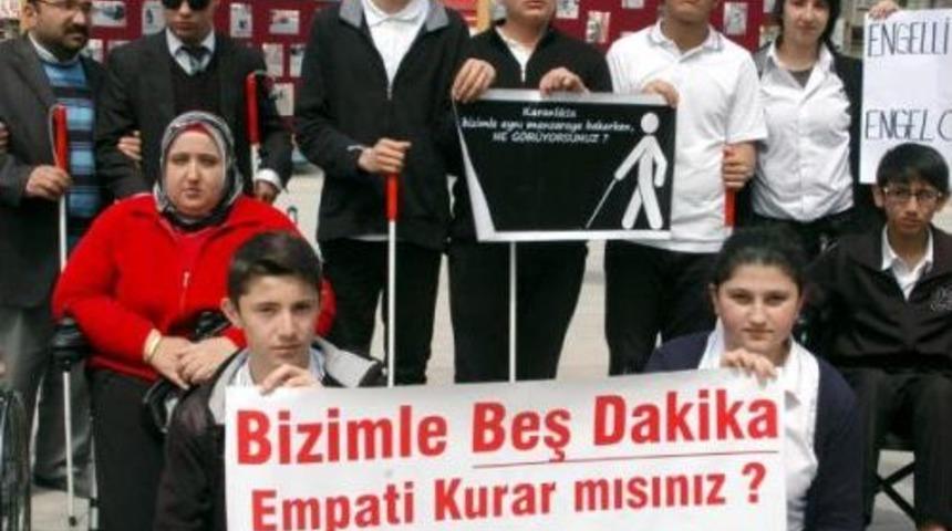 &Ouml;ğrencilerden &Ouml;rnek Davranış
