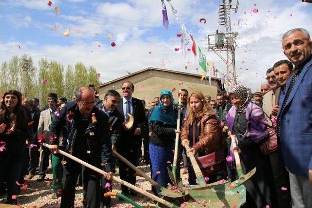 İpekyolu Belediyesi’nden Taziye Evi Yapımı