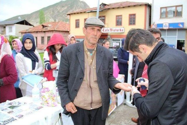 Oltu’da Öğrencilerden Hemşireler Günü Etkinliği