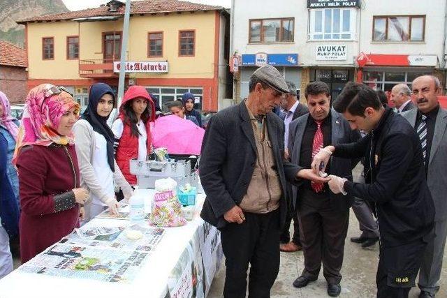 Oltu’da Öğrencilerden Hemşireler Günü Etkinliği