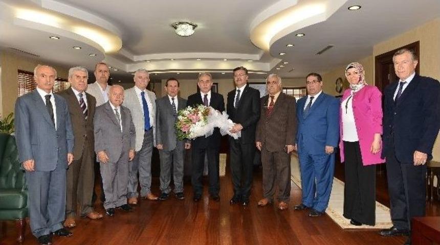 Vali B&uuml;y&uuml;k&rsquo;e, &ldquo;vakıflar Haftası&rdquo; Ziyareti