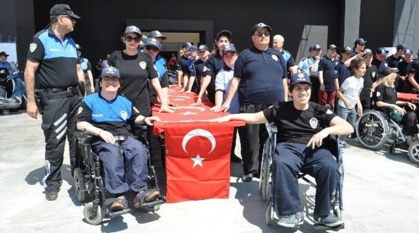 Engelliler Polis Olup Yemin Etti