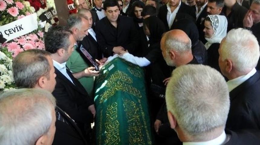 Sami Hoştan Son Yolculuğuna Uğurlandı