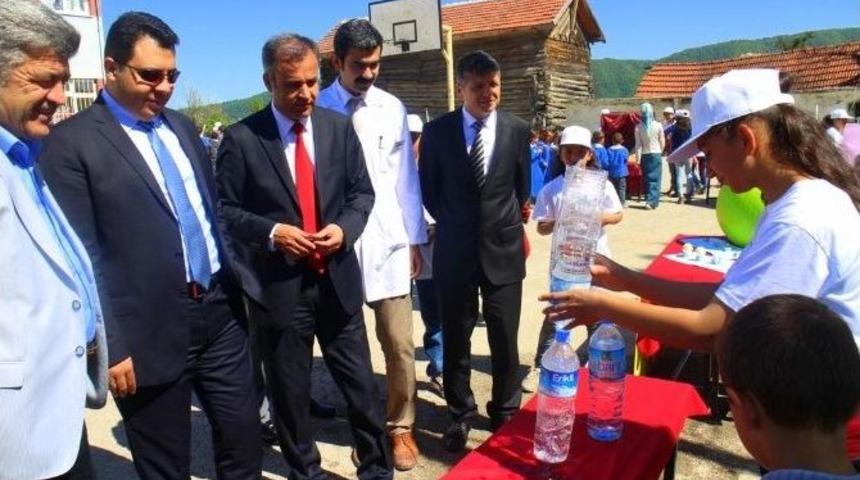 Aksaklar Ortaokulu T&uuml;bitak Bilim Fuarı D&uuml;zenledi