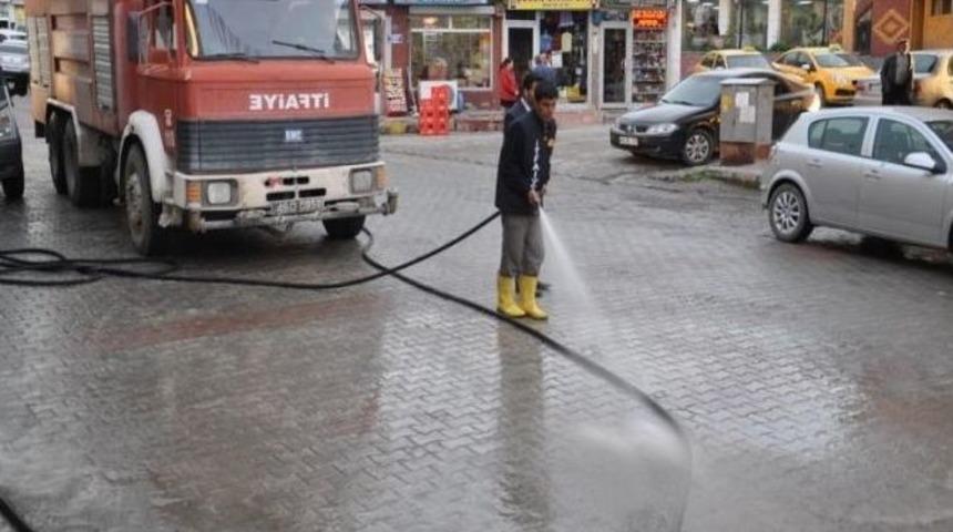 Bulanık&rsquo;ta Cadde Ve Sokaklar Yıkandı