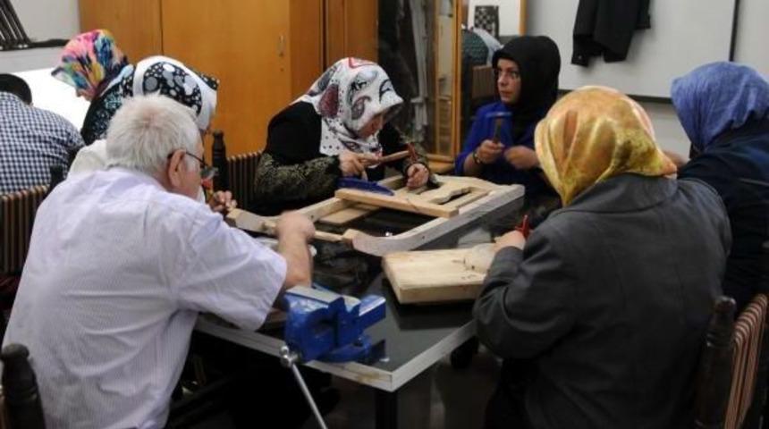 Gaziantep&rsquo;Te T&uuml;rk Motifleri Kursiyerleri Sertifikalarını Aldı