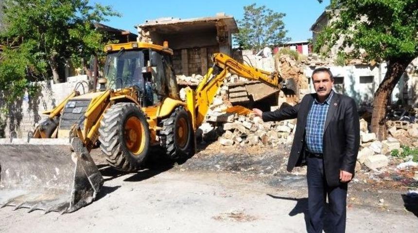 Yaprak Mahallesinde Yeni Yollar A&ccedil;ılıyor