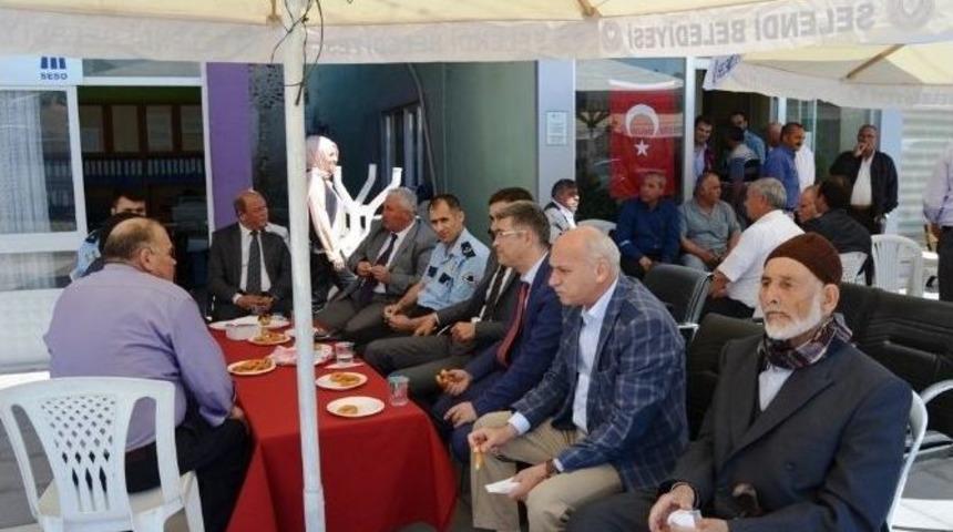 88 Yaşındaki Esnaf Selendi&rsquo;de Yılın Ahisi Se&ccedil;ildi