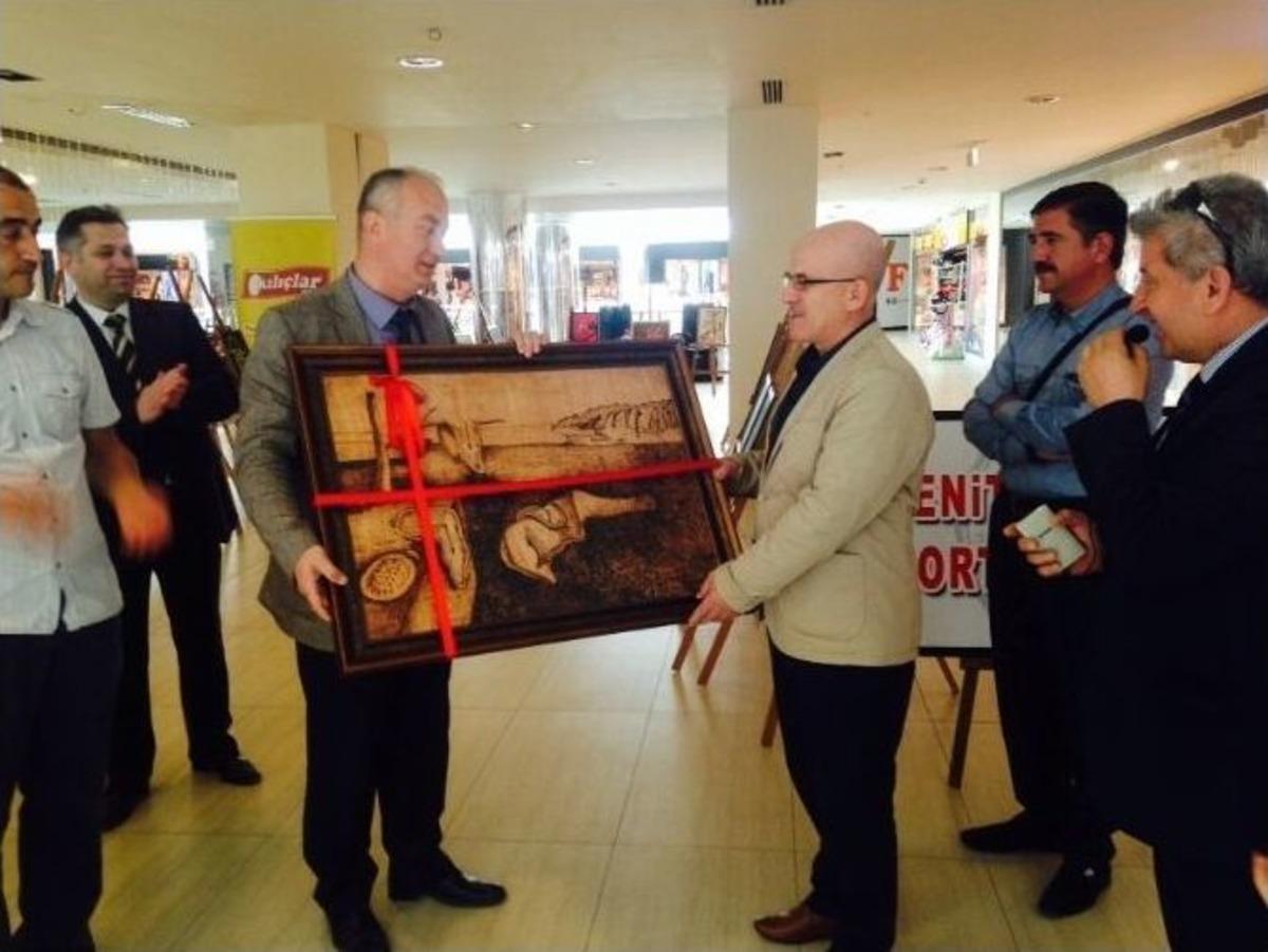 Yenitaşk&ouml;pr&uuml; Ortaokulu Resim Sergisi A&ccedil;ıldı
