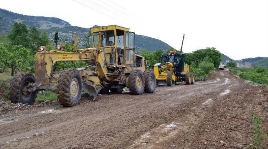 B&uuml;y&uuml;kşehir&rsquo;in Yol &Ccedil;alışmaları Devam Ediyor