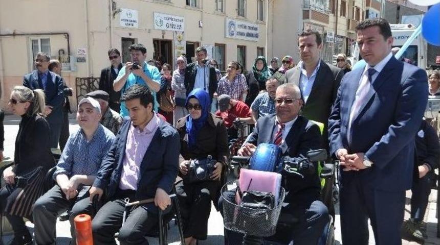Boz&uuml;y&uuml;k&rsquo;te Engelliler Derneği&rsquo;nin Yeni Hizmet Binası A&ccedil;ıldı